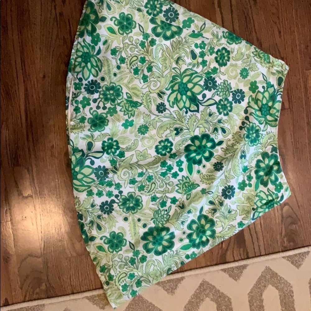 Gap skirt